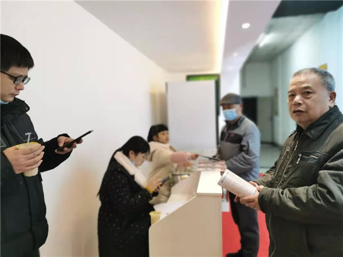 四川中青旅綿陽(yáng)分社、綿陽(yáng)市中旅假日旅行社、綿陽(yáng)自來(lái)文化傳播有限公司24H自助售貨服務(wù)盛大開(kāi)業(yè)