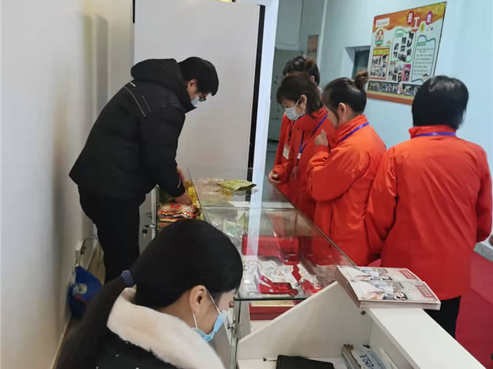 四川中青旅綿陽(yáng)分社、綿陽(yáng)市中旅假日旅行社、綿陽(yáng)自來(lái)文化傳播有限公司24H自助售貨服務(wù)盛大開(kāi)業(yè)